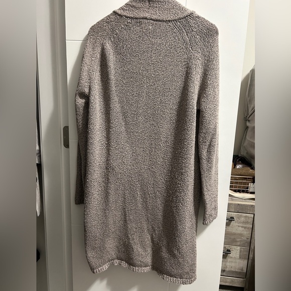 aritzia COMMUNITY Vetus Sweater Size XS - Picture 7 of 9